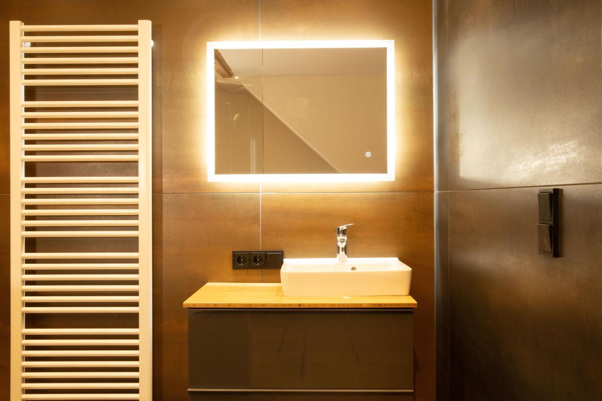 Loft Apartment Mit Grosser Badewanne A Mugeln Extérieur photo