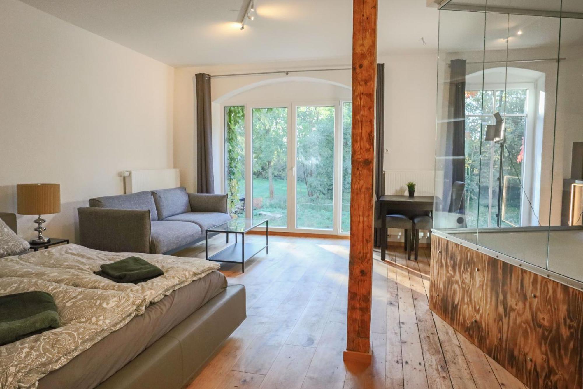 Loft Apartment Mit Grosser Badewanne A Mugeln Extérieur photo
